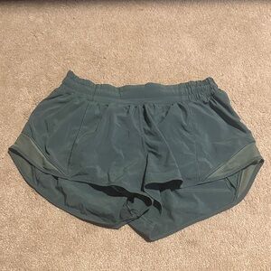 Lululemon Hottie Hot Shorts 2.5 Low Rise